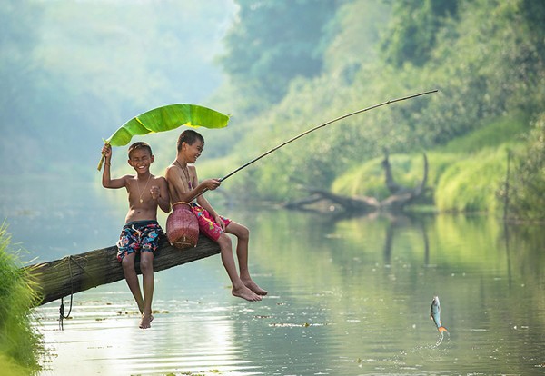 ninos_jugando_alrededor_mundo_12