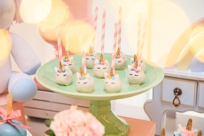 cake pops para fiesta temática unicornios