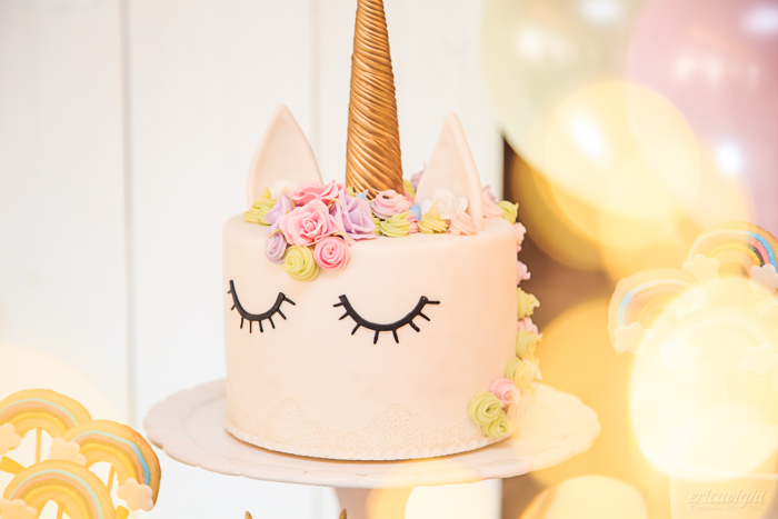 tarta de cumpleaños para fiesta temática unicornios