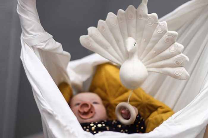 Móviles musicales de algodón orgánico para el bebé
