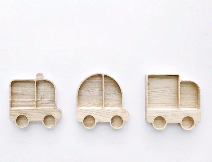 platos infantiles de madera forma coche