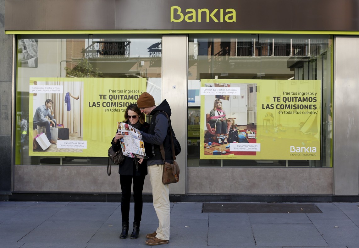 Tarjeta de Crédito Bankia Oro - Descubre las Funciones y cómo Solicitarla en Línea 